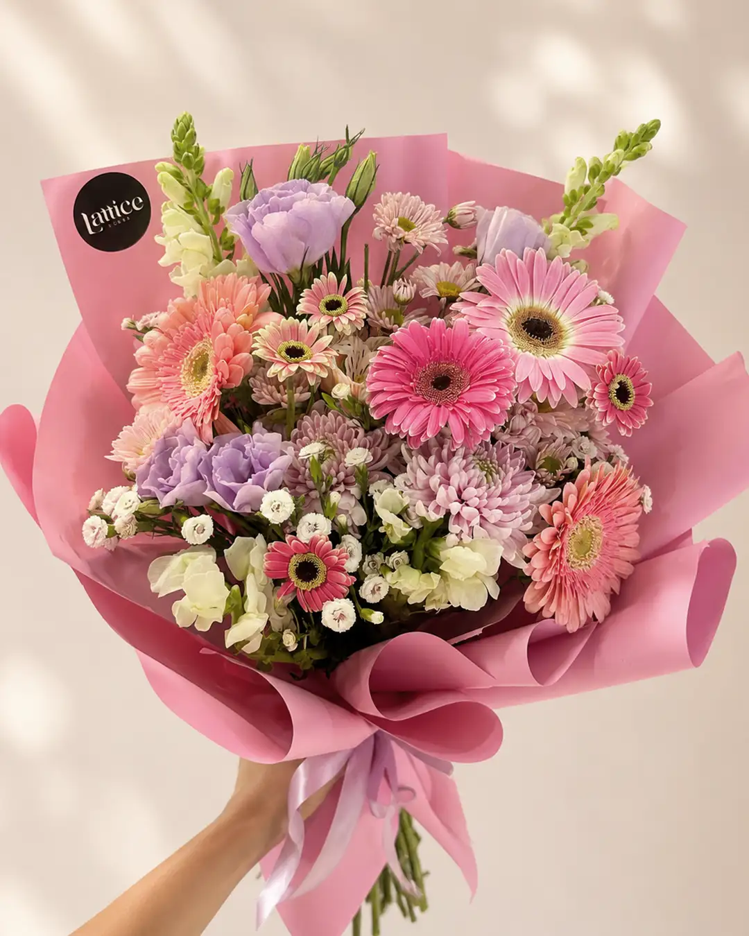Arreglo floral premium para promocion de bienvenida.