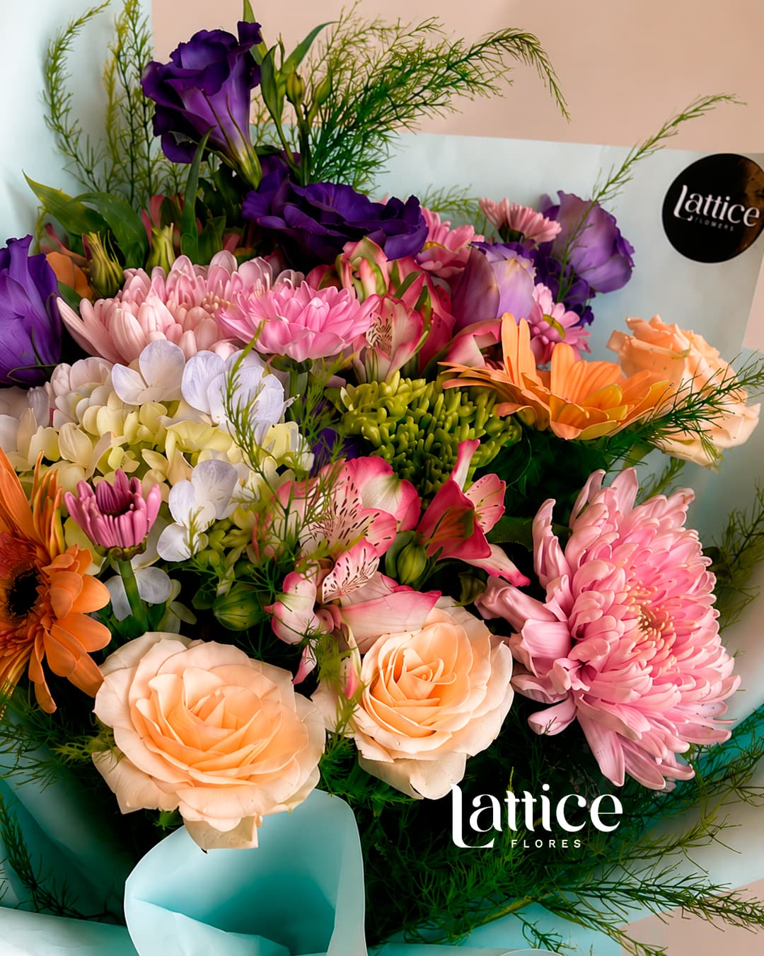 Arreglo floral editorial de Lattice Flores